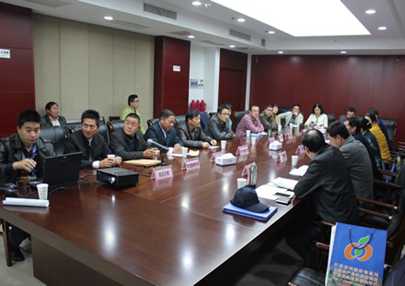 省农村产业指导中心组织专家对丹阳治理太湖项目进行验收